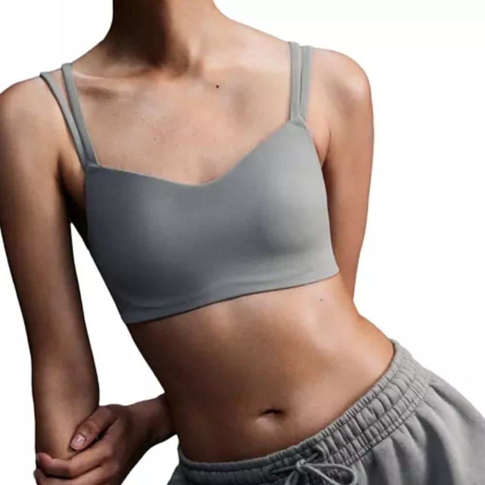 Nike Women's Zenvy Strappy Light-Support Padded Sports Bra